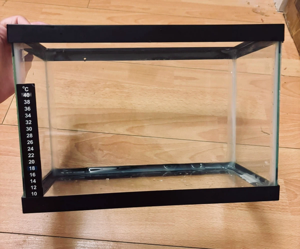 EUC Aqueon 2.5 Gallon Glass Fish Tank (5 available - $12 each)