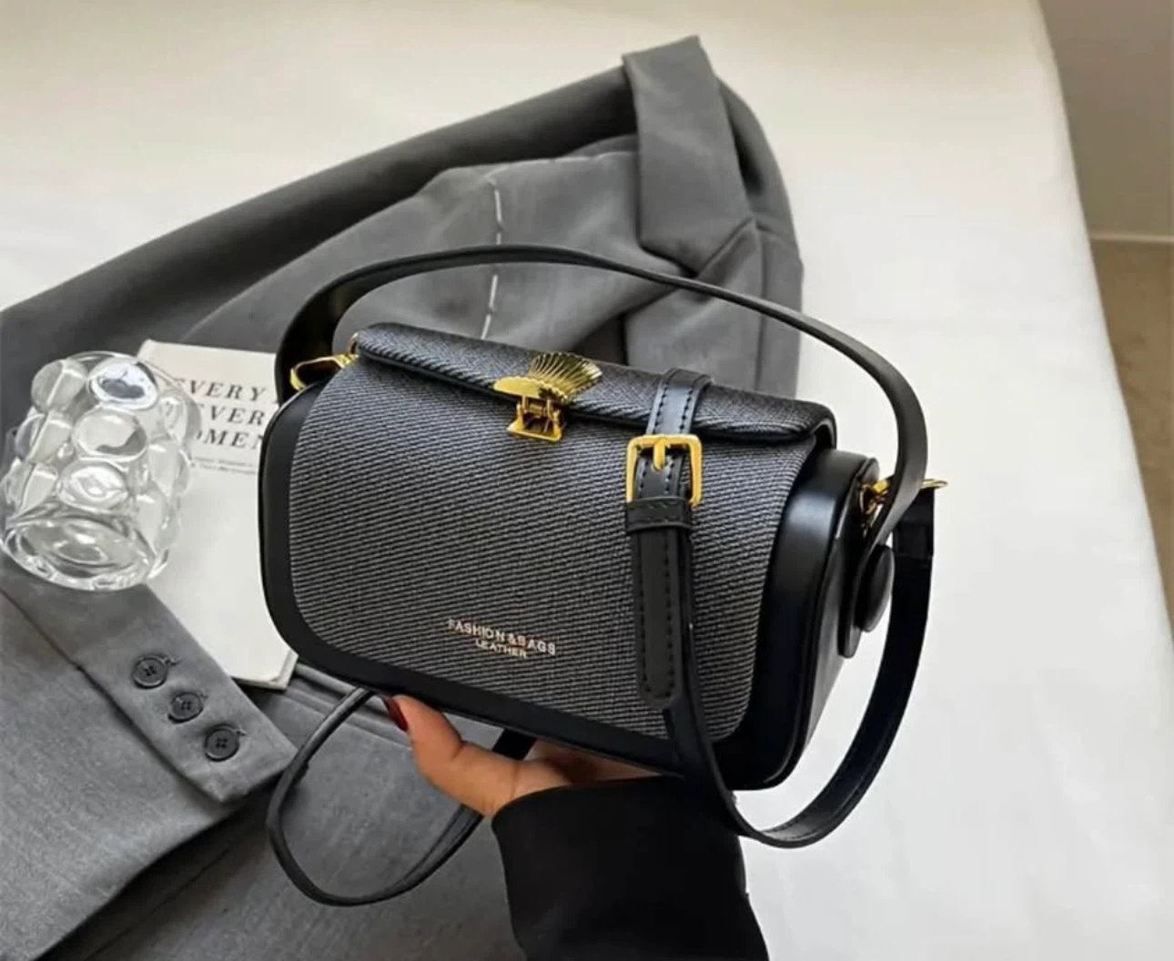 Fashion & Bags Leather Crossbody Bag