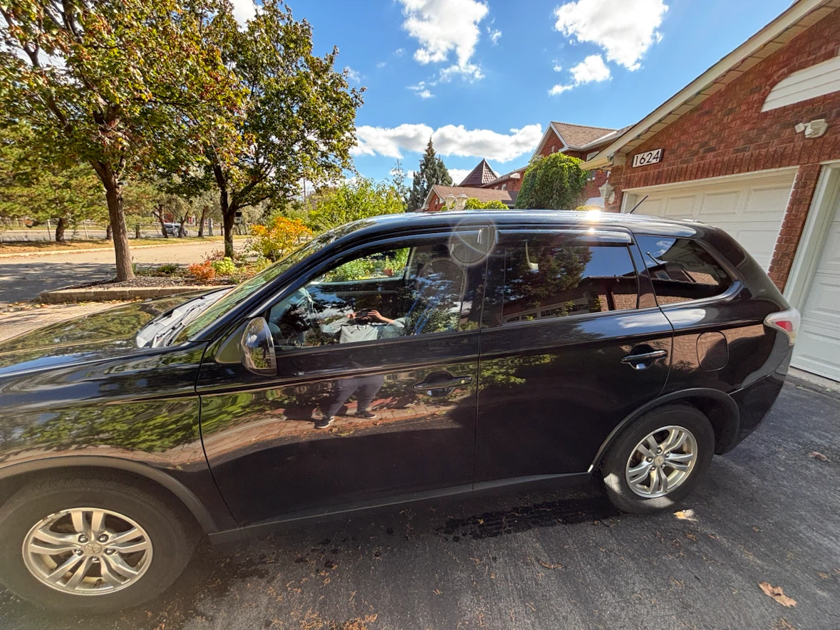 Mitsubishi Outlander SUV 2015 - photo 2