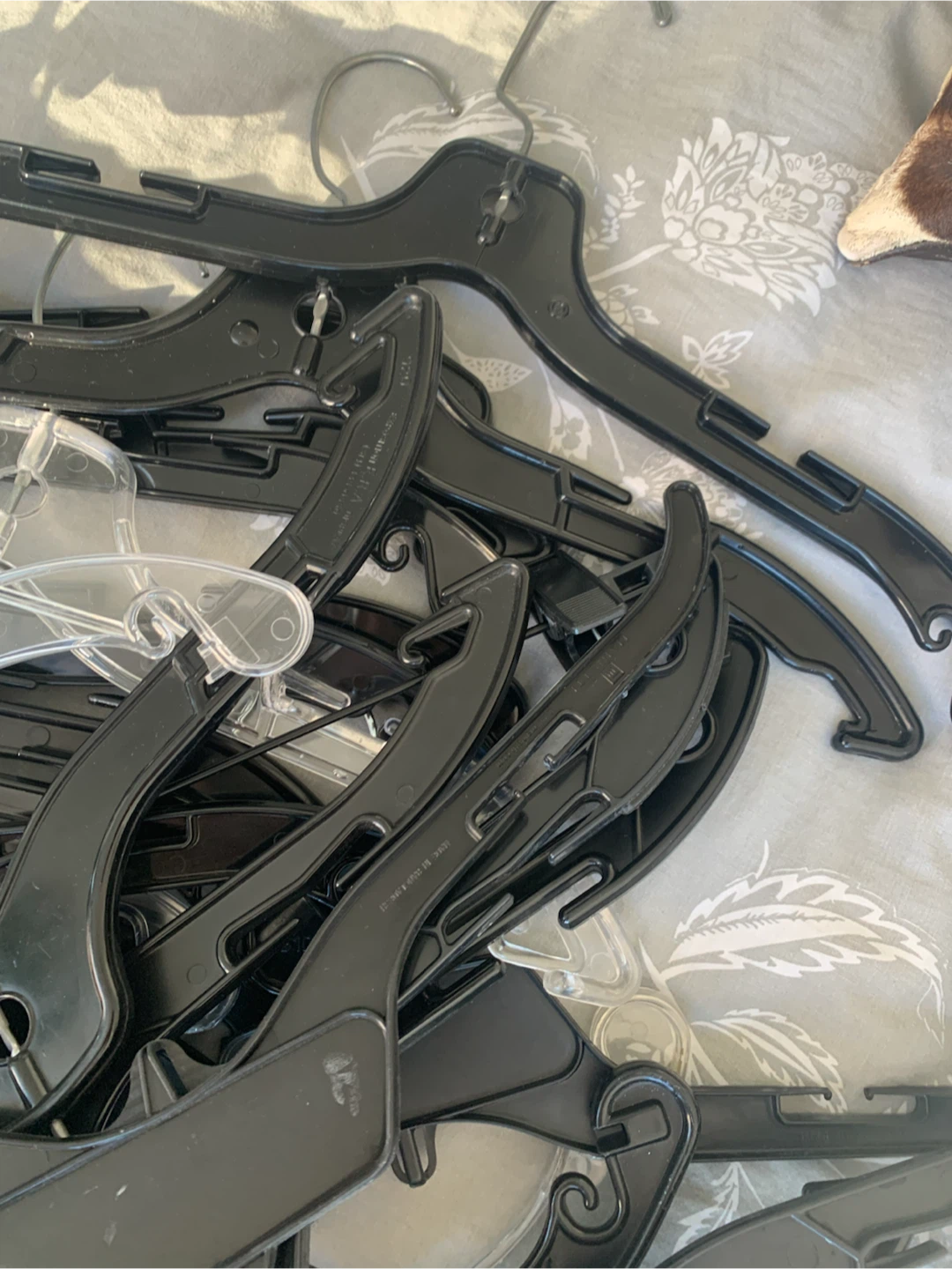 hangers, clothing retail quality, strong