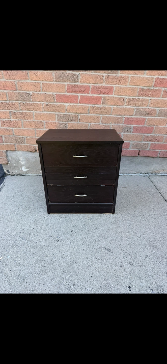 3-Drawer Nightstand