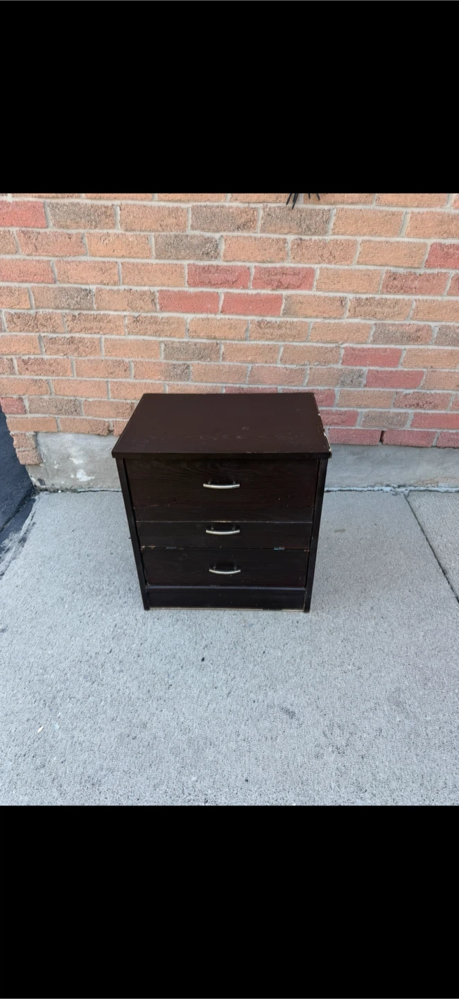 3-Drawer Nightstand - photo 2