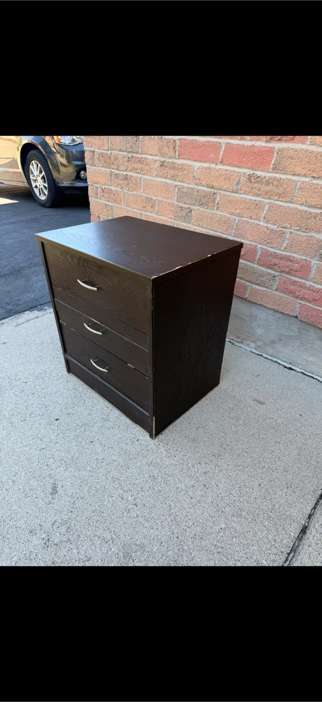 3-Drawer Nightstand - photo 4
