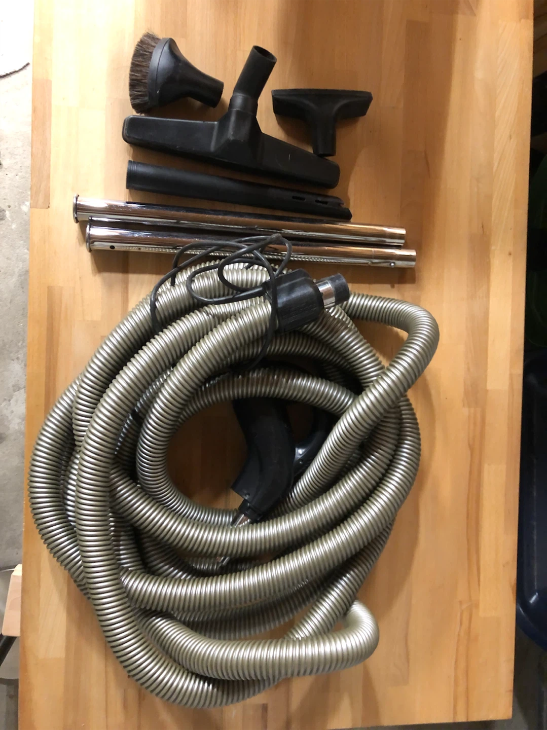 Central Vacuum Accessory Hose and Tool Set