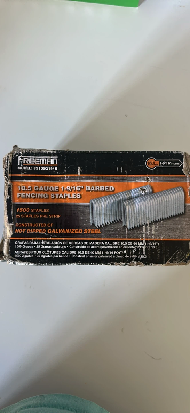 Freeman 10.5 Gauge 1-9/16" Barbed Fencing Staples