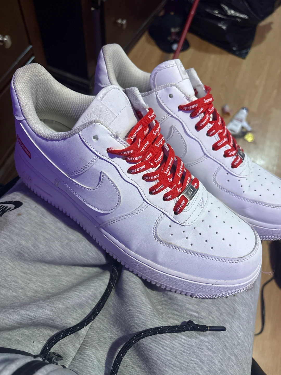 Nike Air Force 1 Low Supreme White Size 10