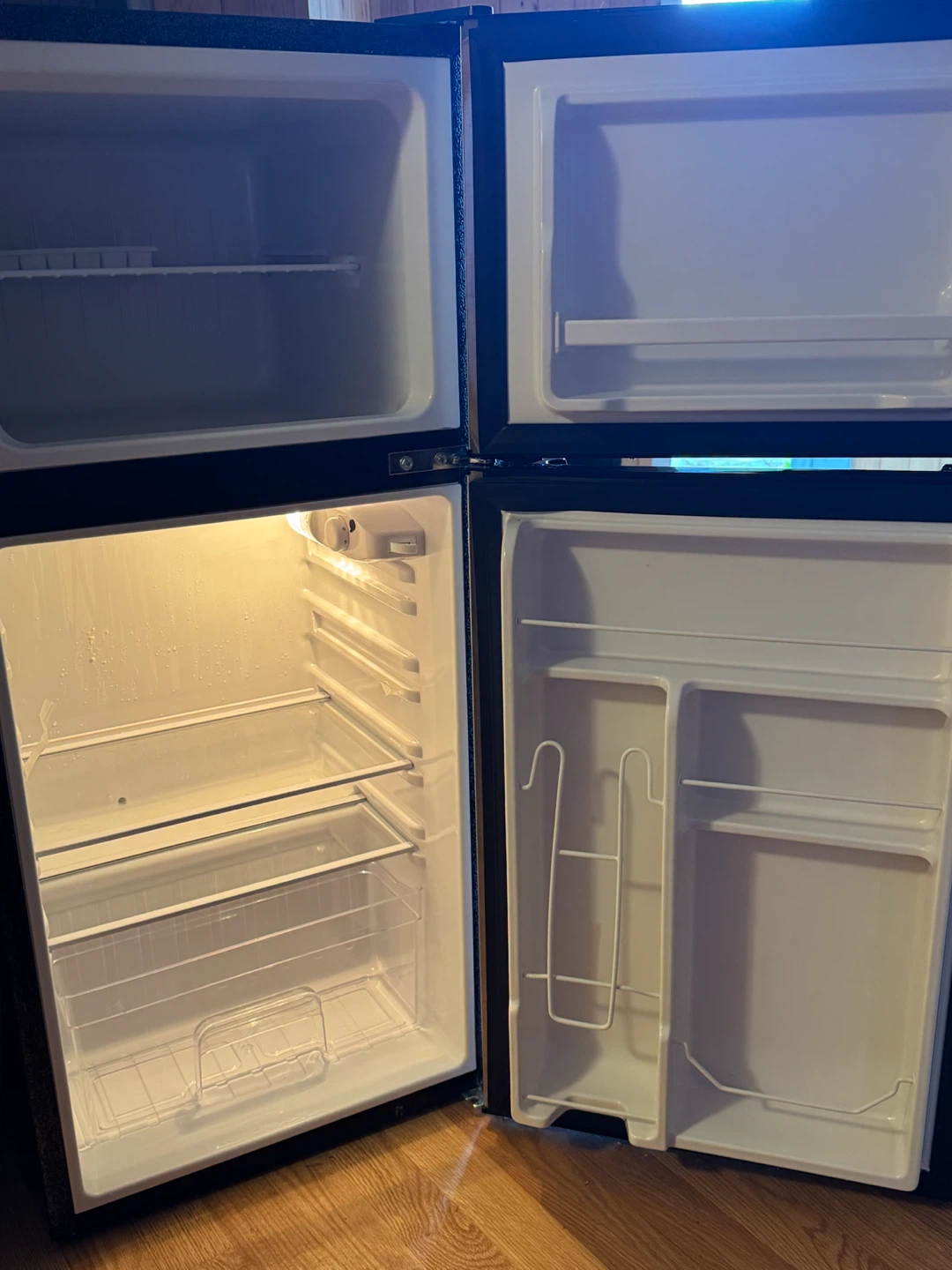 Frigidaire4.5Cu.Ft.Compact Refrigerator with Freezer – Like New - photo 2