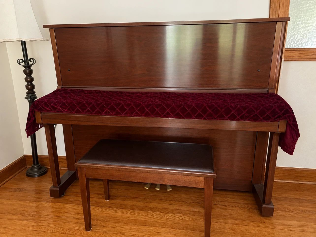 Yamaha Upright Piano with Bench - photo 2