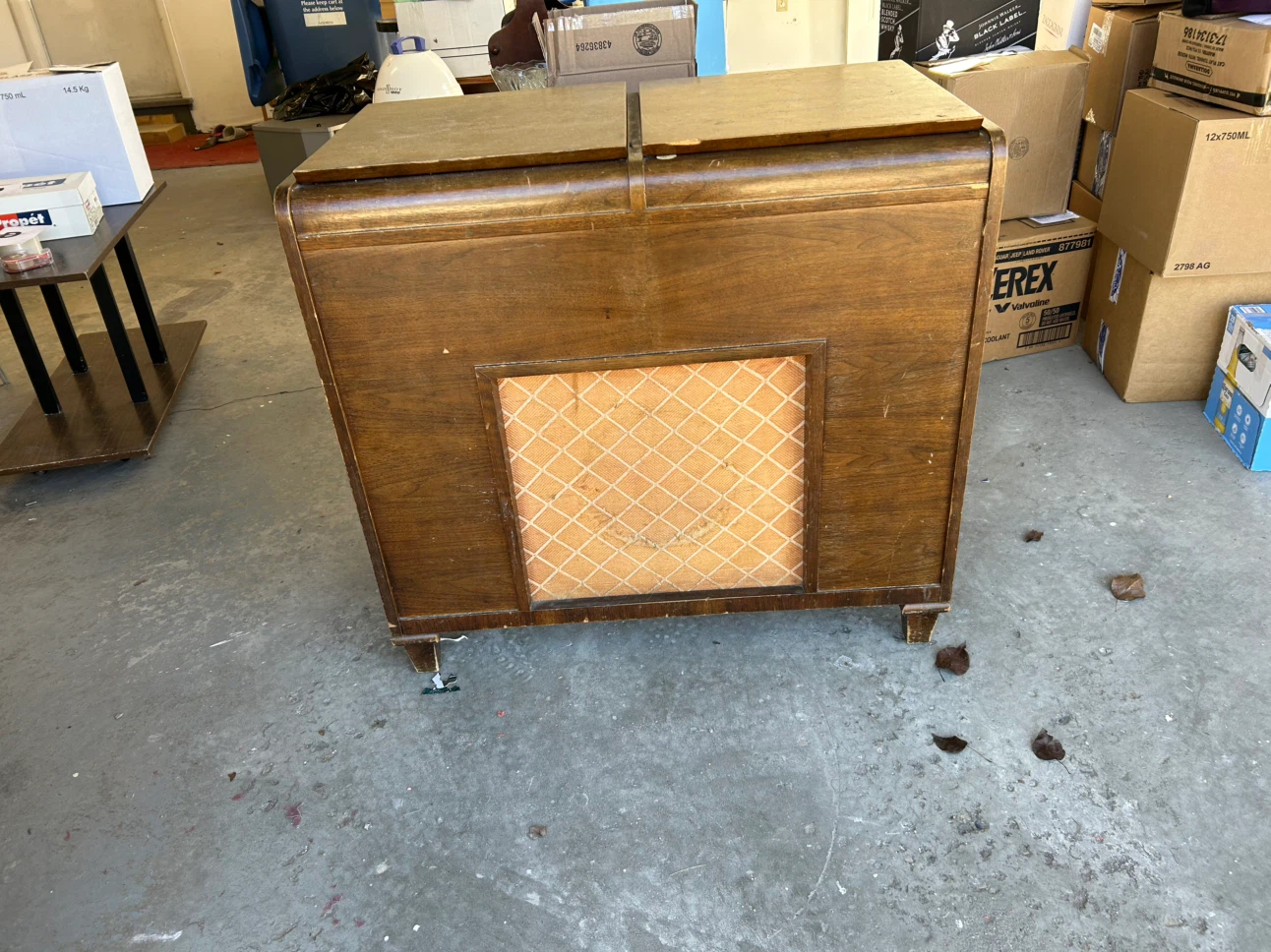 Vintage Rogers Majestic Radio Phonograph Console