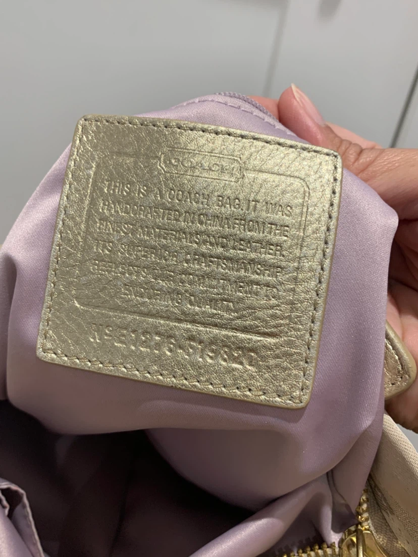 💜🩷 Coach Optic Gold Signature Duffle Bag 💜🩷 - photo 3