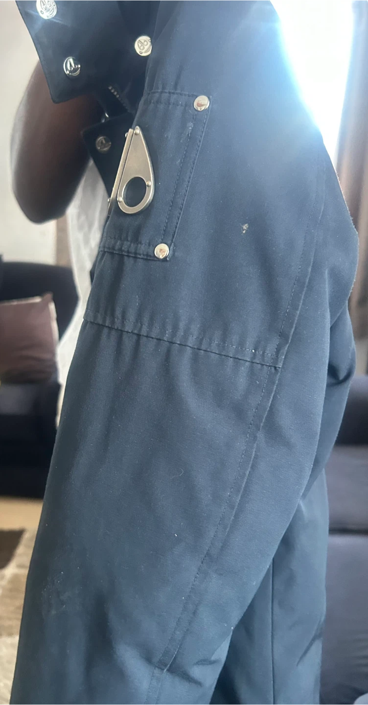 A Kid’s size XL Navy Blue , White Fur, Moose knuckle  Parka - photo 2