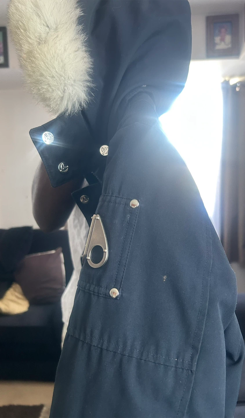 A Kid’s size XL Navy Blue , White Fur, Moose knuckle  Parka - photo 3