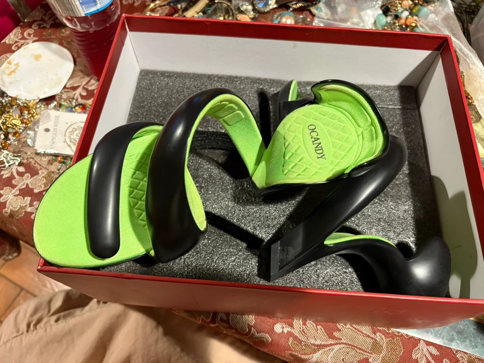 Ocandy Spiral Heels Black and Green