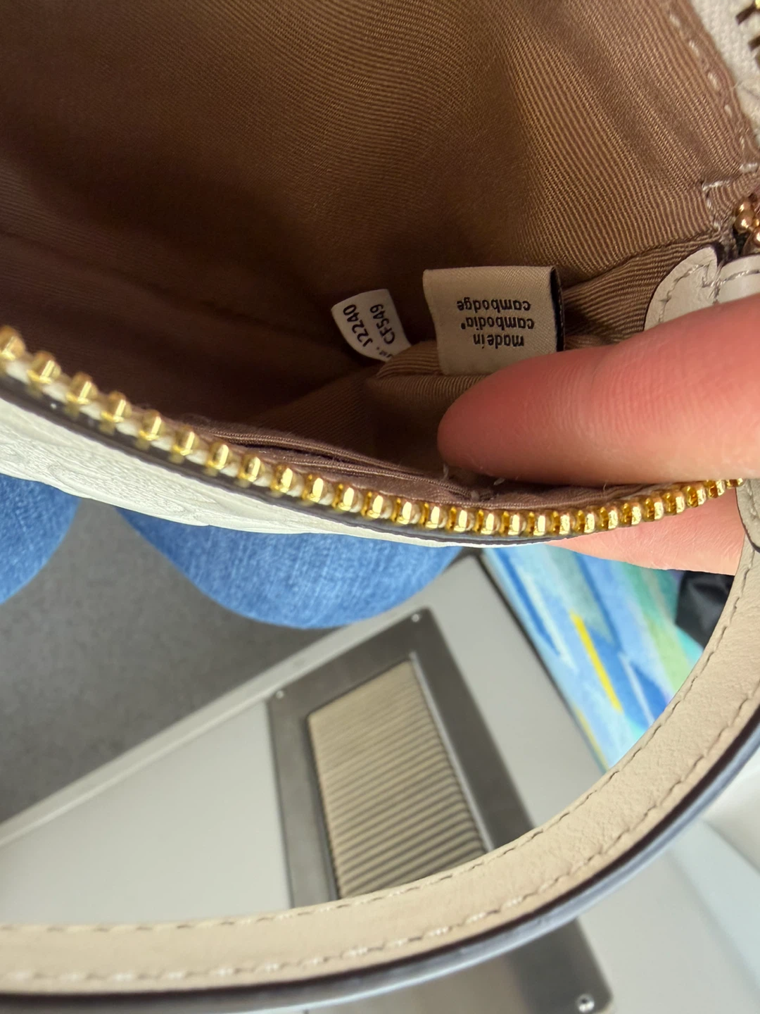 Coach White Leather Wristlet - photo 3