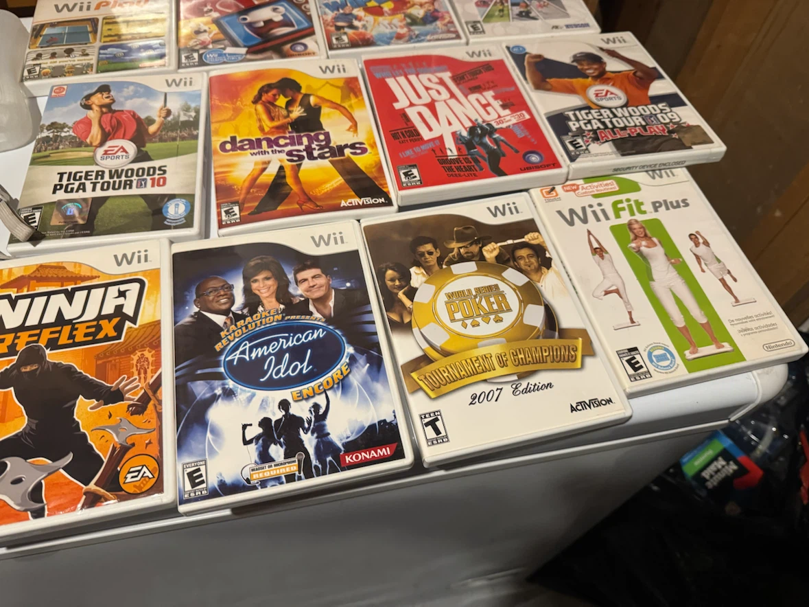 Nintendo Wii with 16 games and more - photo 4
