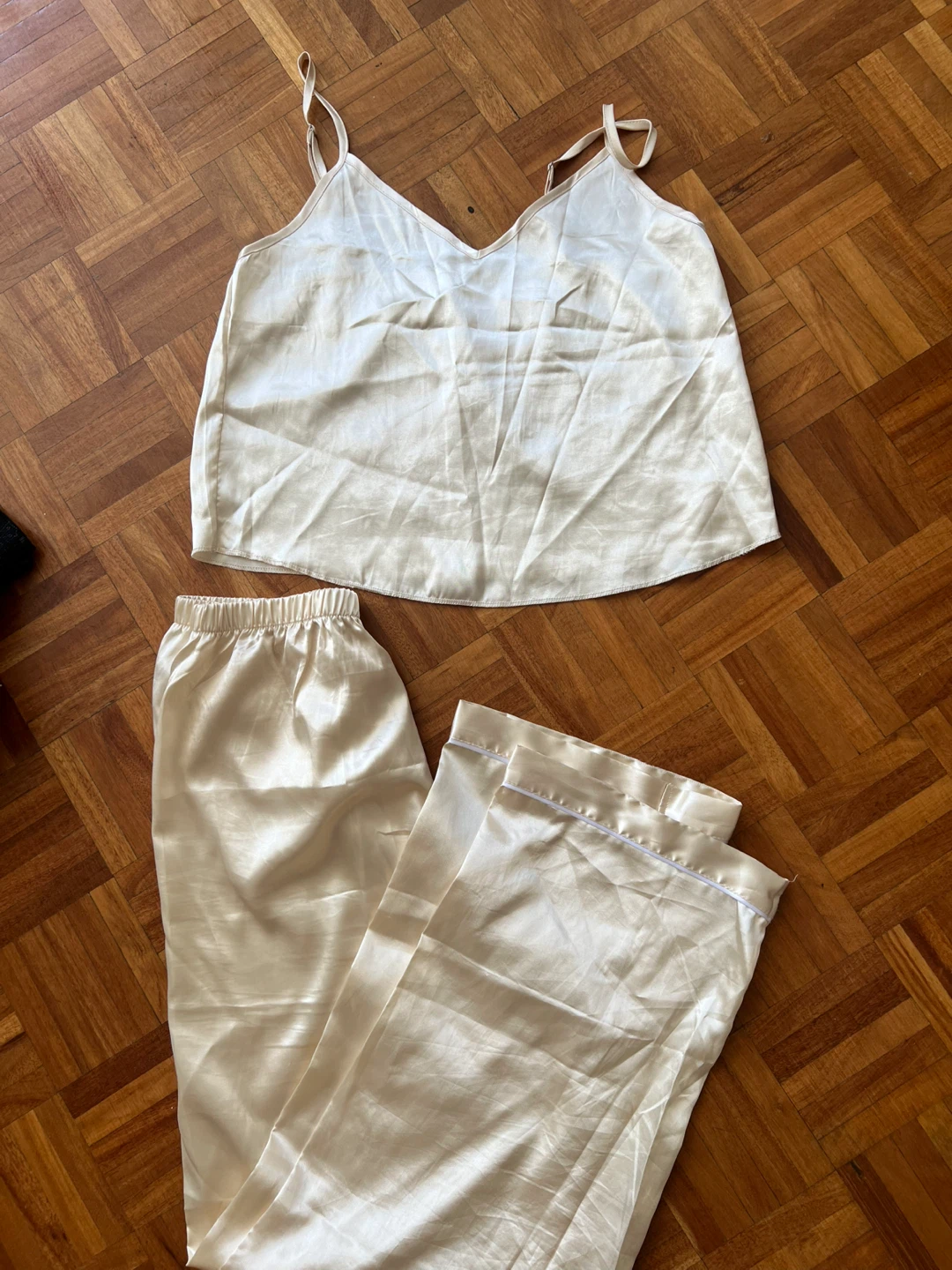 Assorted clothing - photo 4