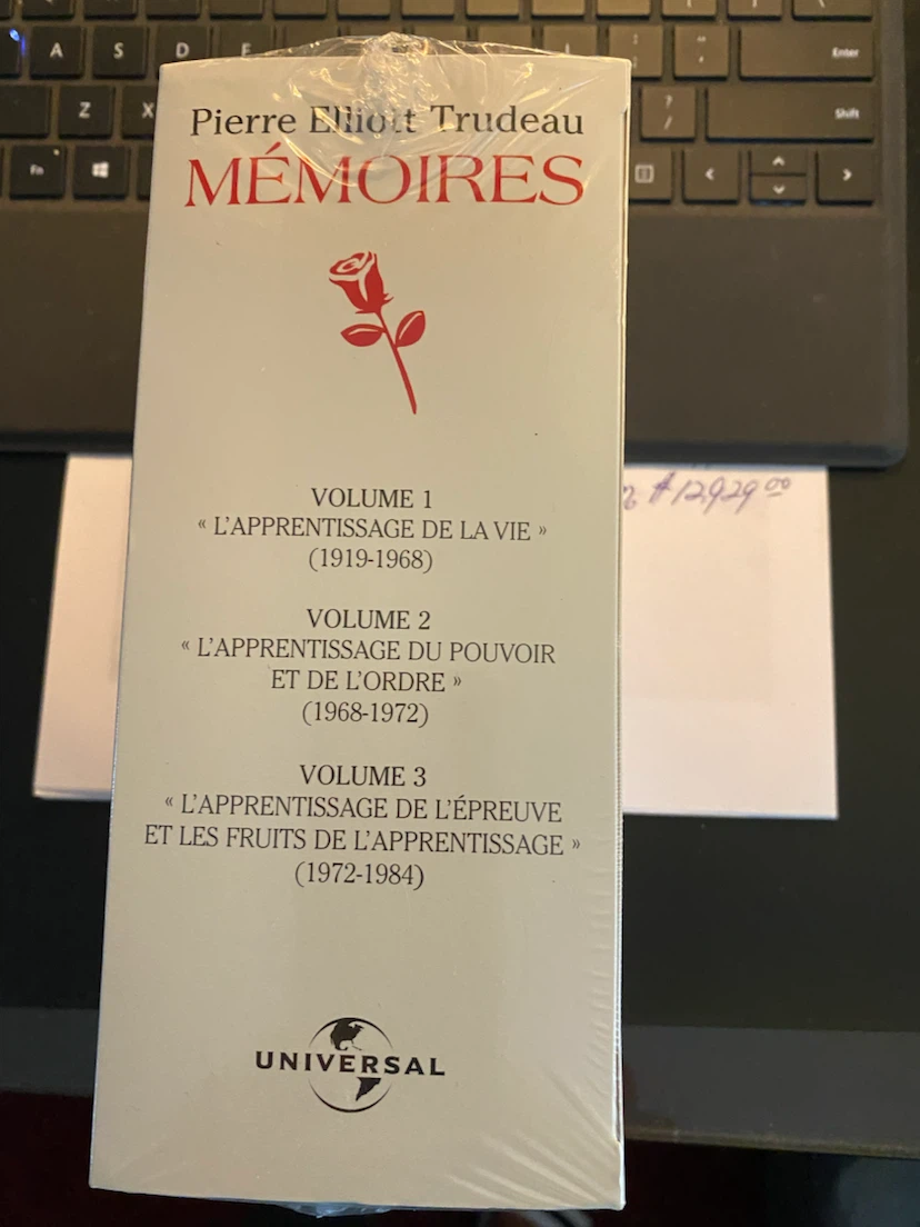 Pierre Elliott Trudeau Mémoires 3-Volume Set - photo 2