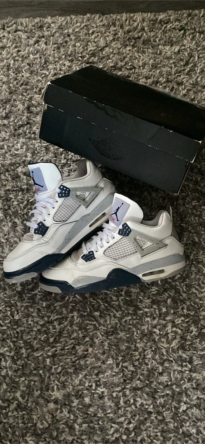 Air Jordan 4 Midnight Navy