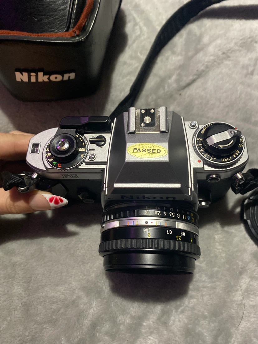 Nikon FG 35mm Film Camera with 50mm Lens and Case - photo 2