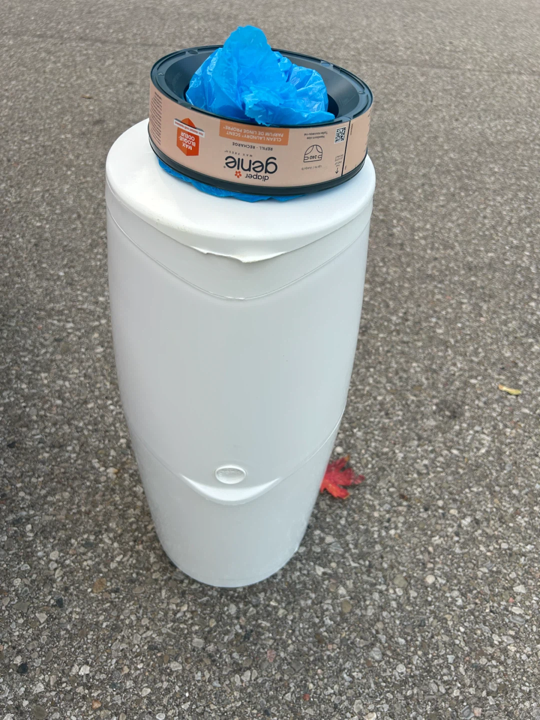 Diaper Genie Disposal Pail with Refill
