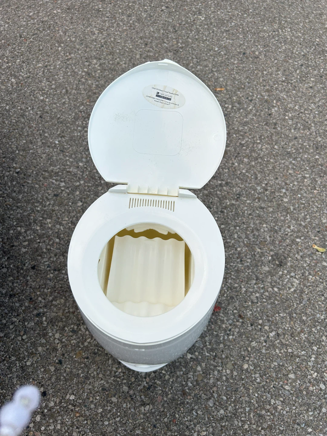 Diaper Genie Disposal Pail with Refill - photo 3