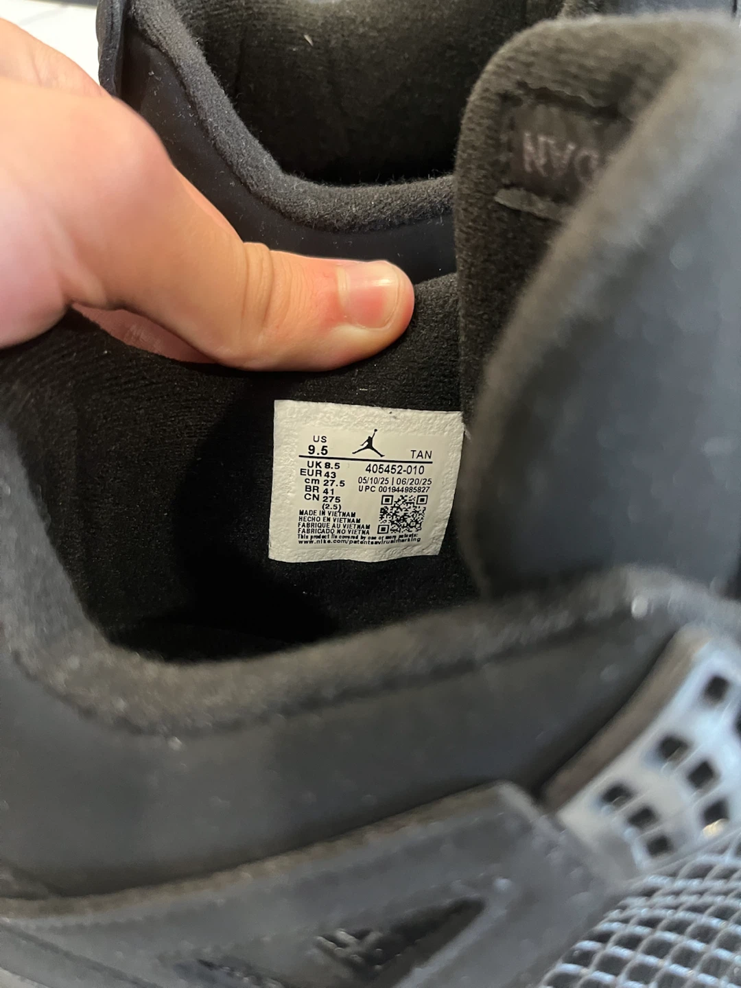 Jordan 4 Retro Black Cat Size 9.5 - photo 4