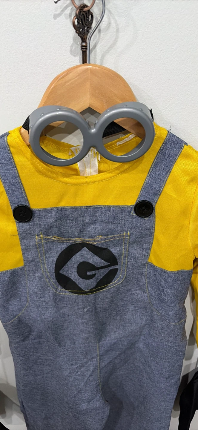 Minion Costume with Goggles and Gloves - photo 2