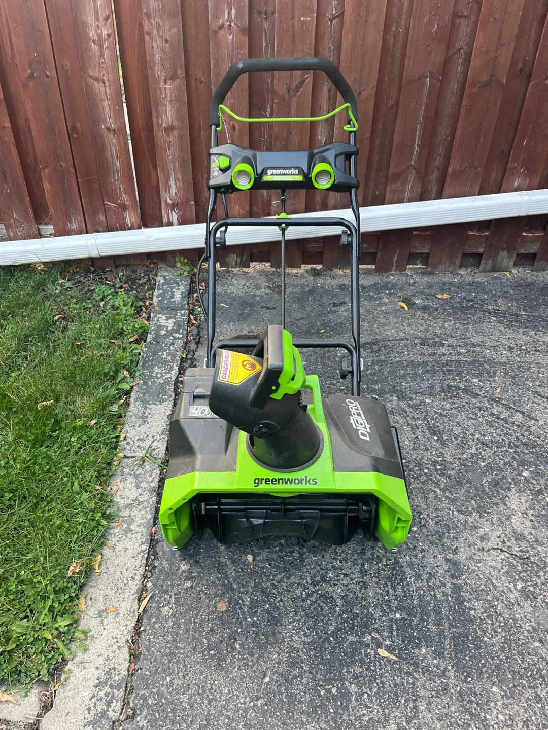 Greenworks 40V DigiPro Cordless Snow Thrower