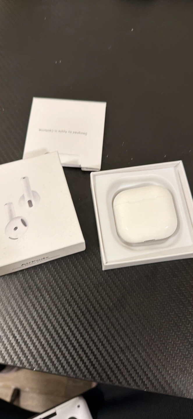 Apple AirPods 4