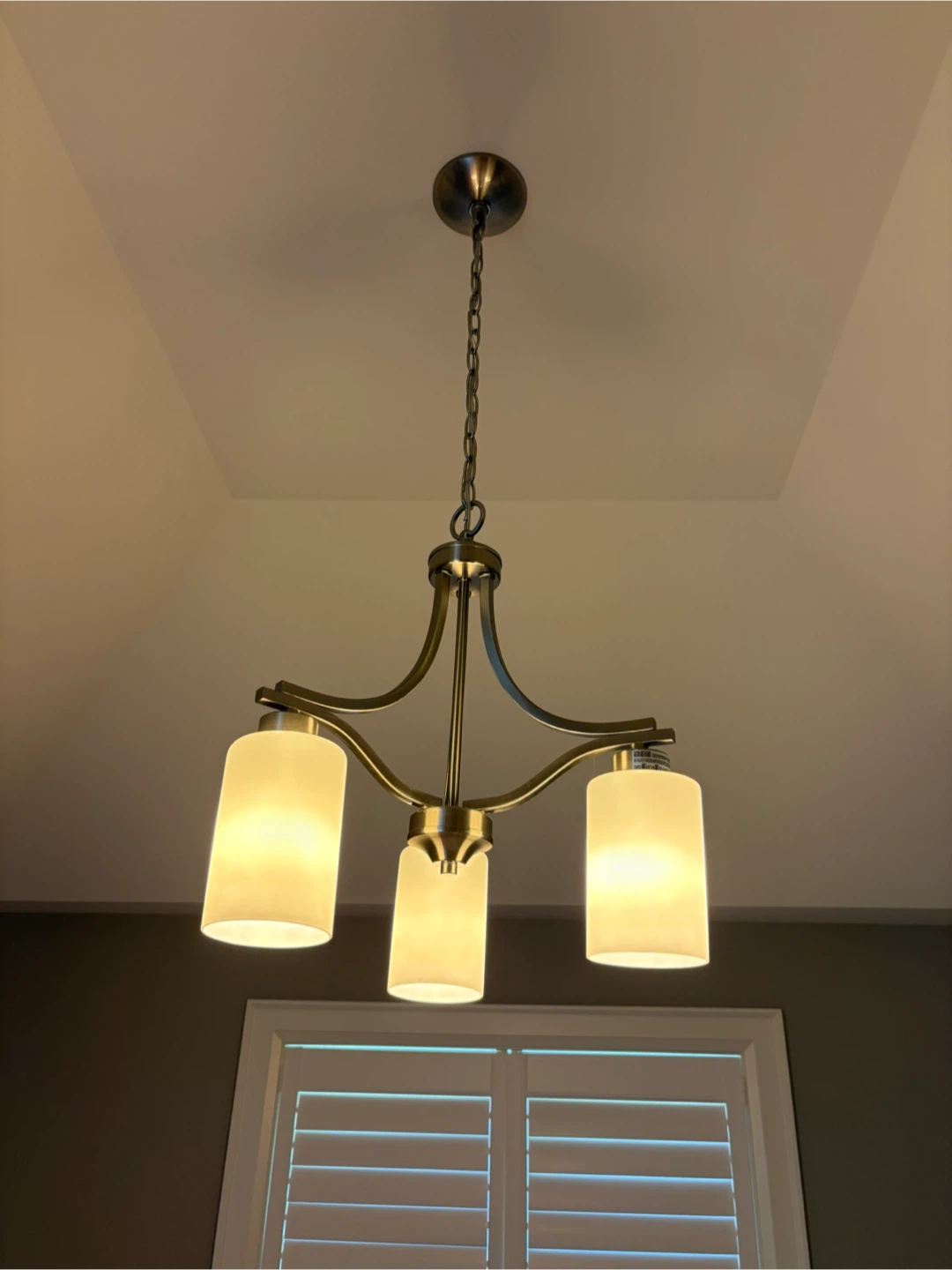 3 Chandelier light fixtures
