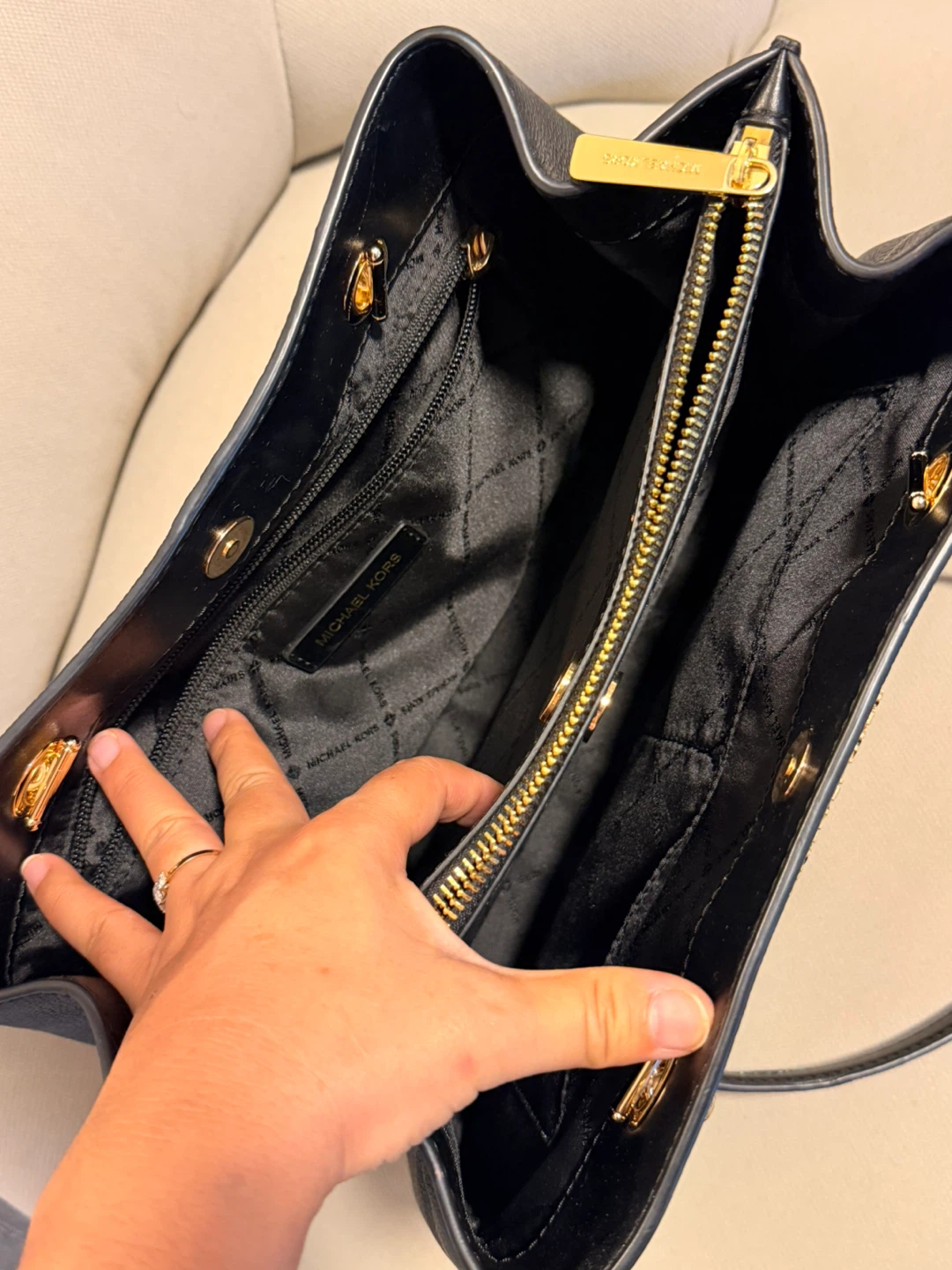 Michael Kors black Leather Handbag - photo 4