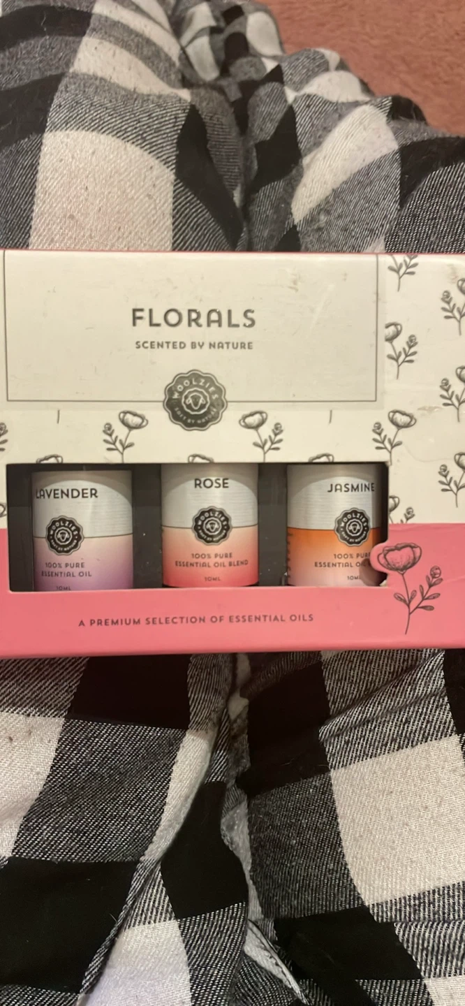 Woolzies Florals Essential Oil Set