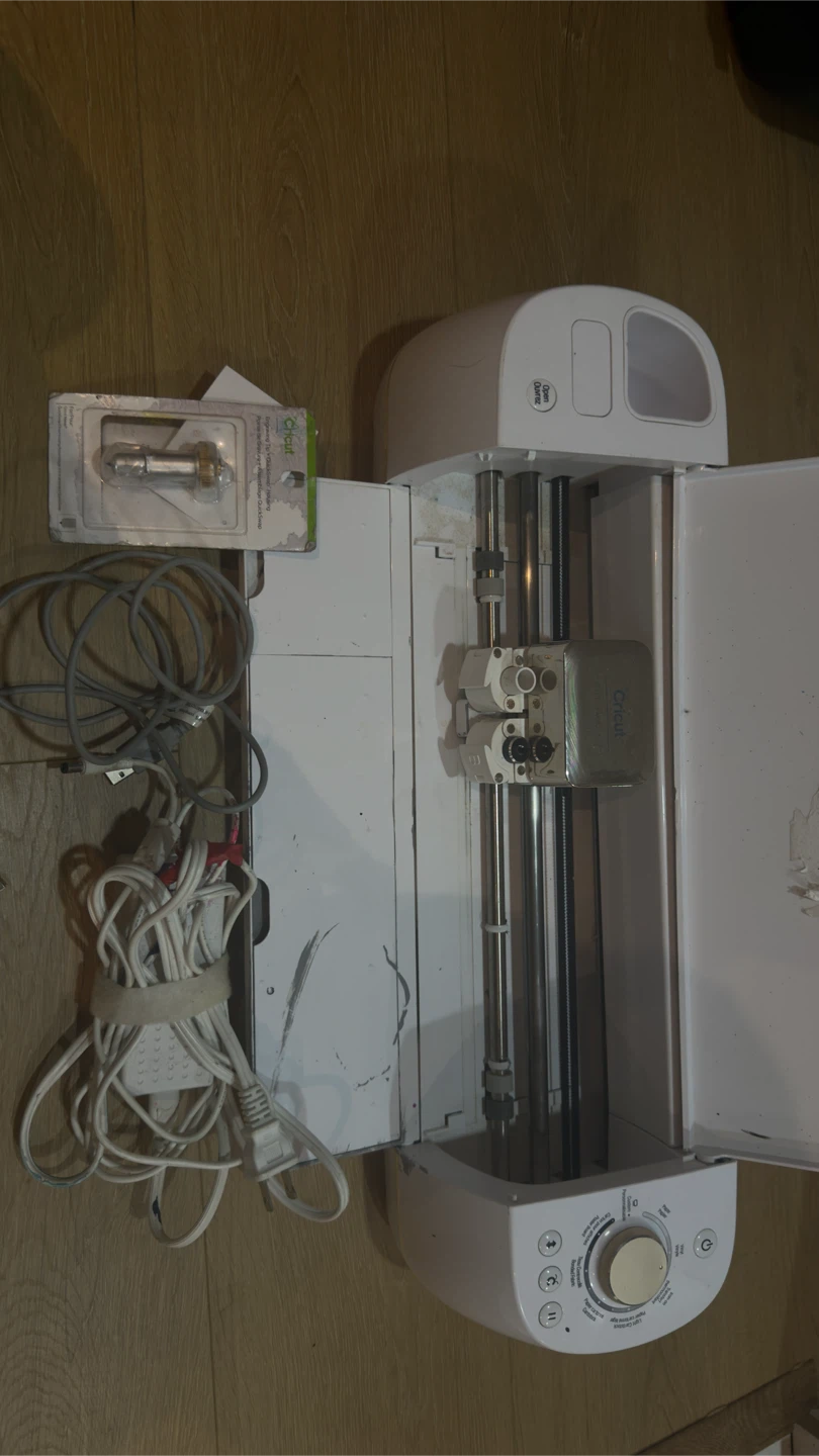 Cricut Explore Air 2 Cutting Machine - photo 2