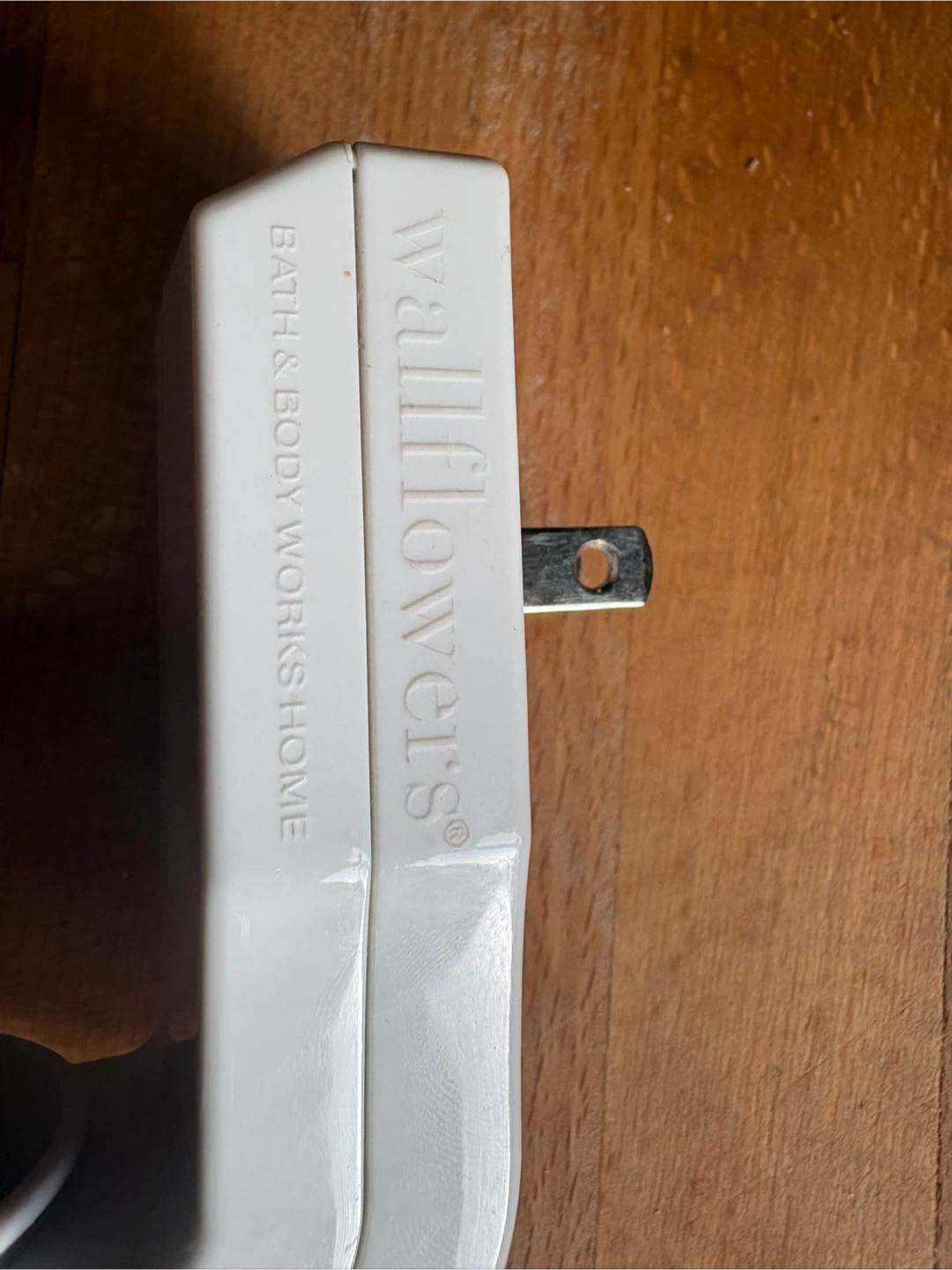 White Barn Ballerina Wallflower Plug - photo 3