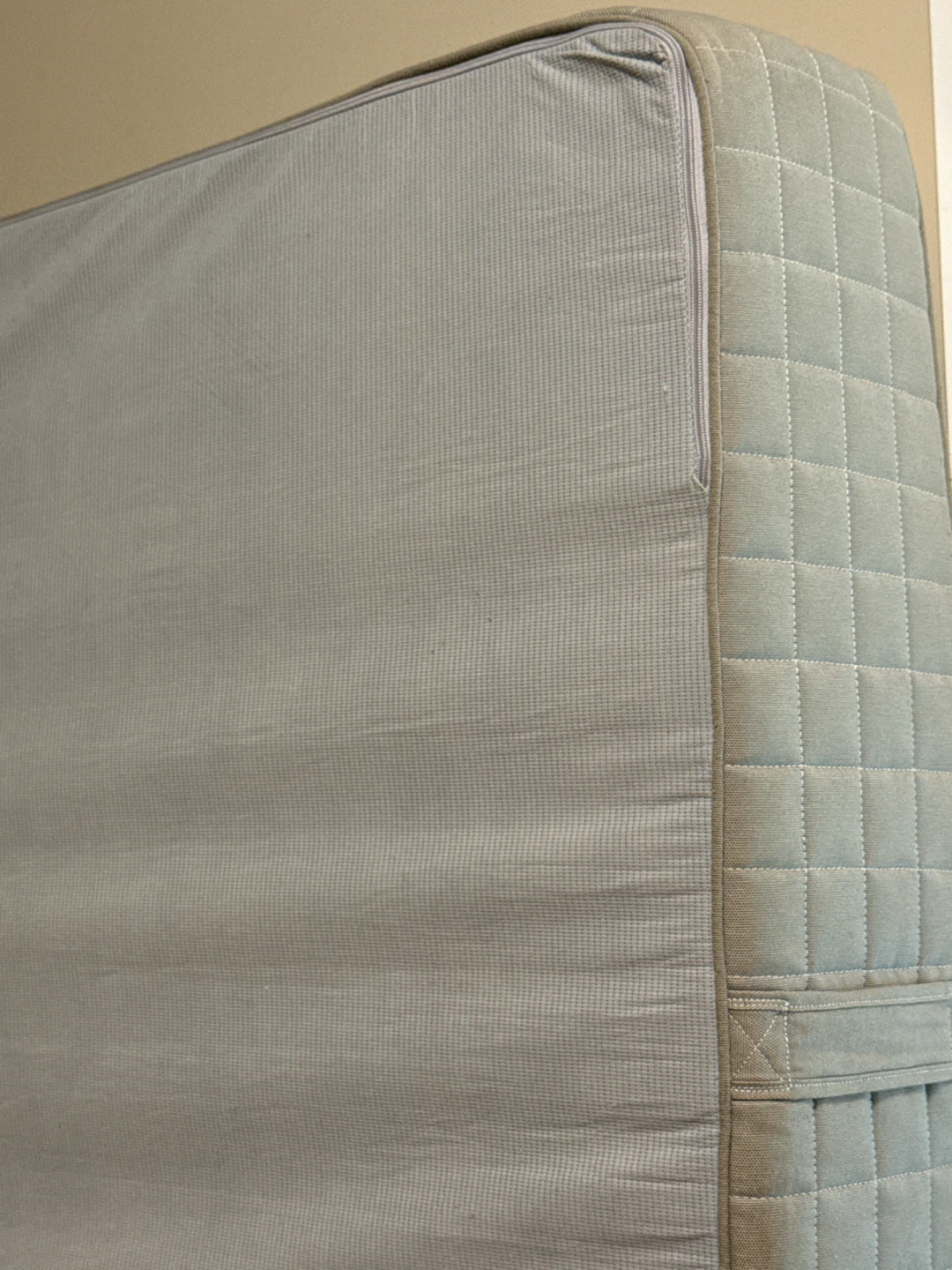 Queen  sized bed mattress - photo 2