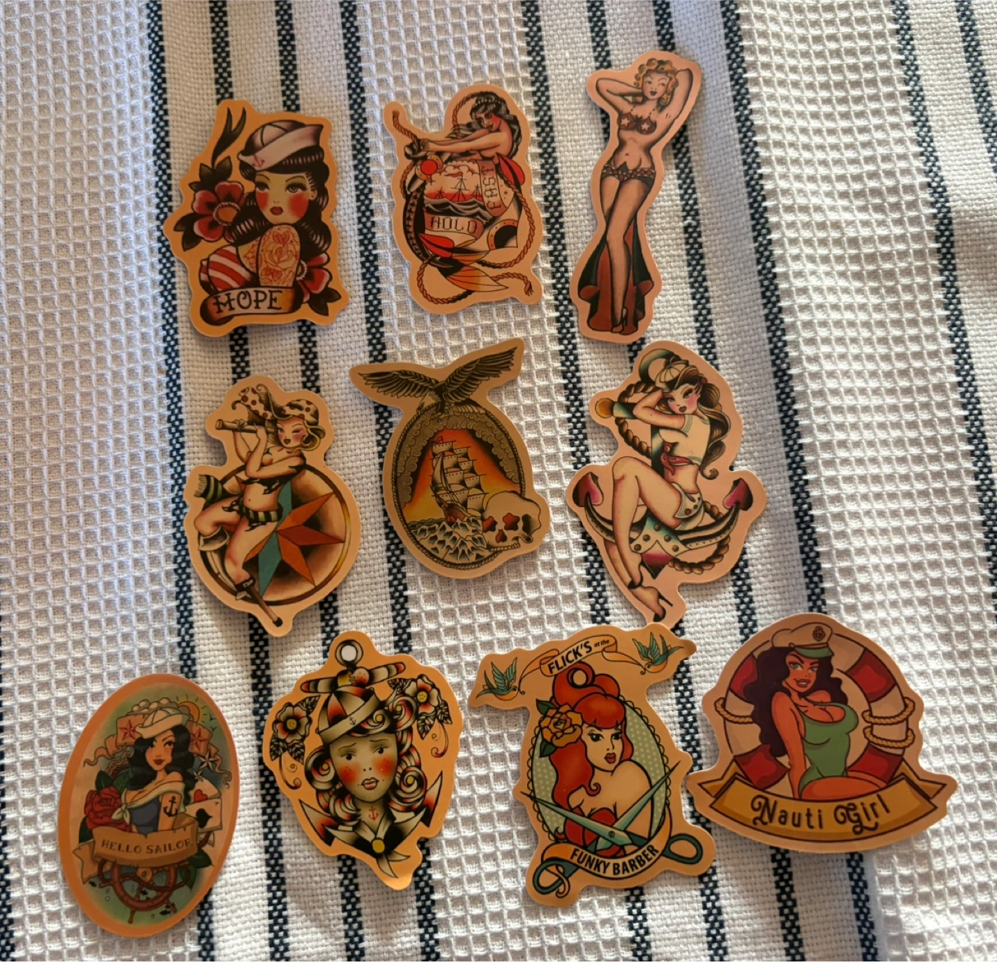 Set of 30 Traditional Sailor Pin-Up Stickers - photo 3