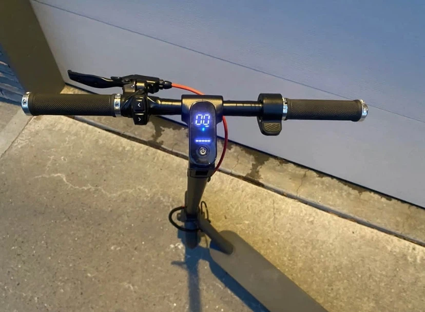 5th Wheel V30 Pro E-Scooter - photo 3