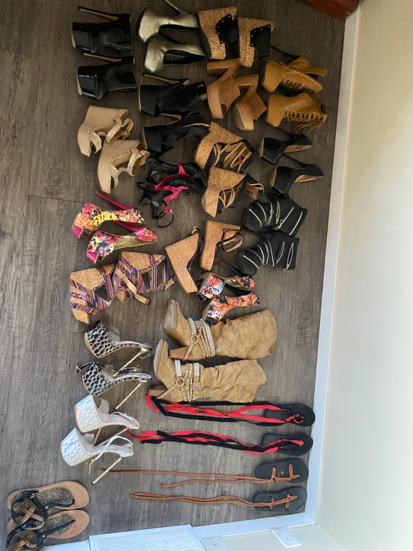 Large Collection of Women's Assorted Shoes
