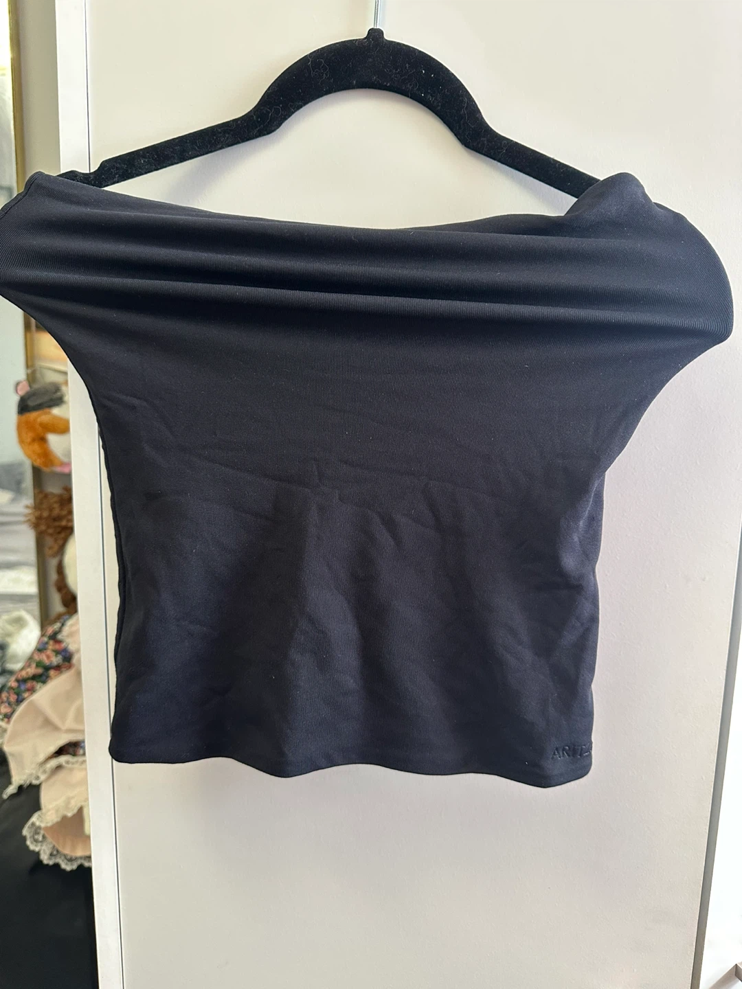 Aritzia Contour Off-the-Shoulder Top Black XS