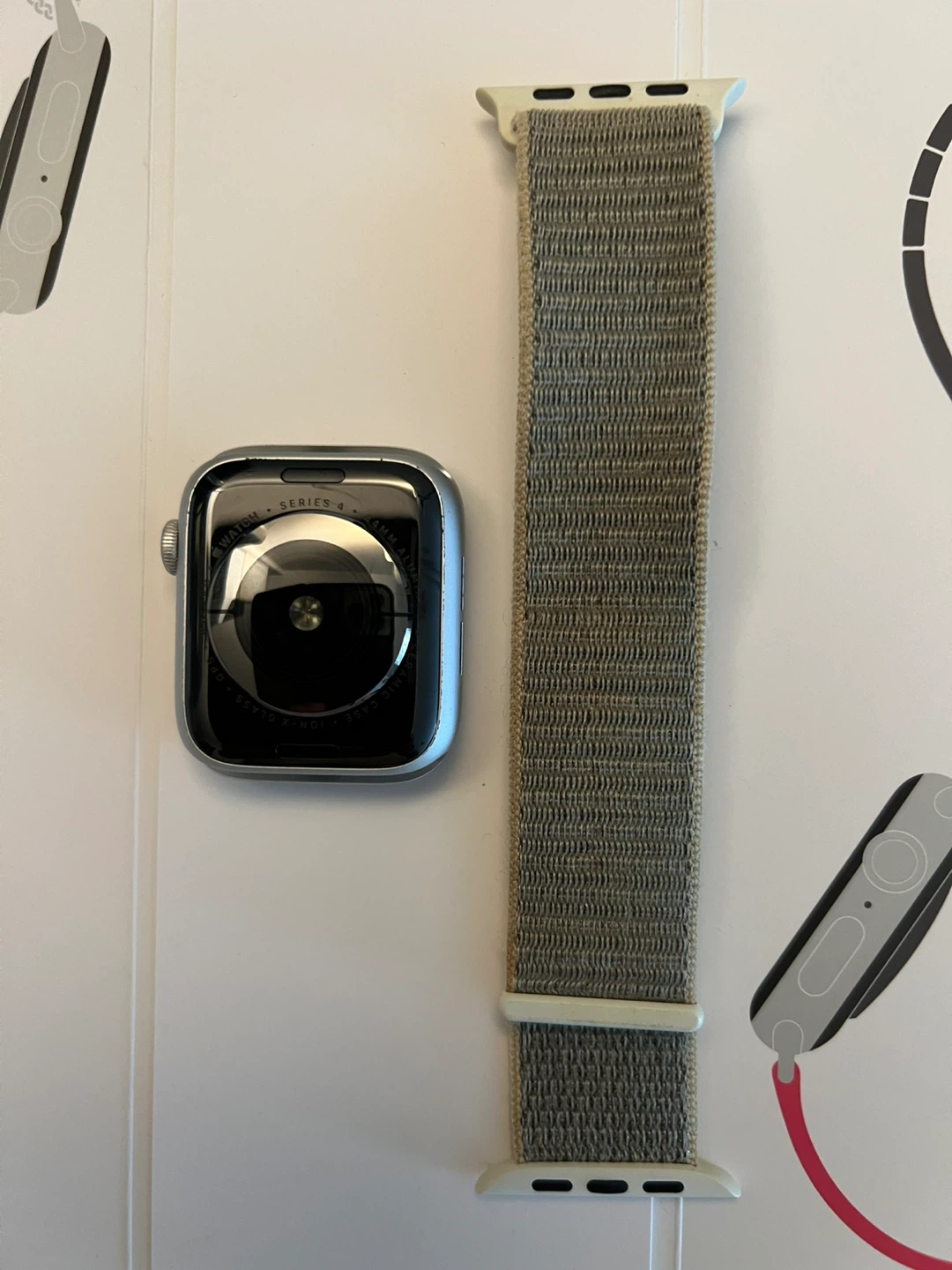 Apple Watch Series 4 - 44mm - photo 2