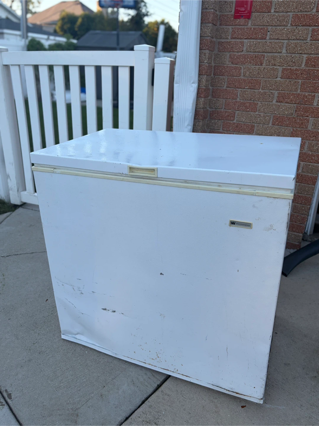 White-Westinghouse Chest Freezer - photo 2