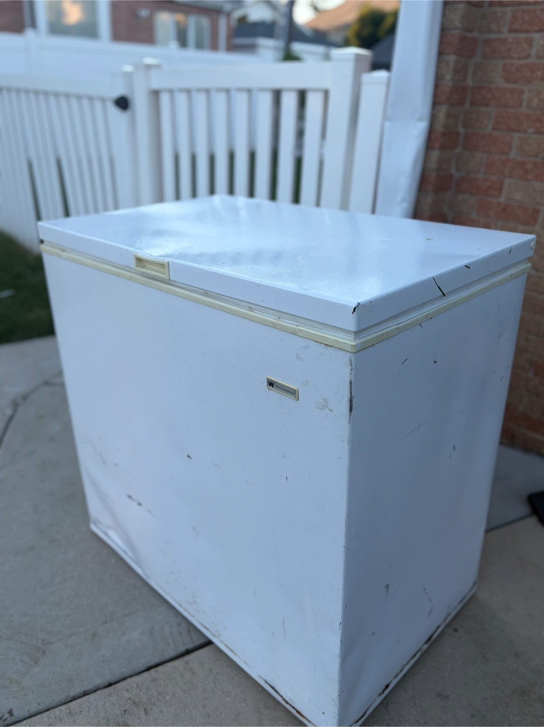 White-Westinghouse Chest Freezer - photo 3