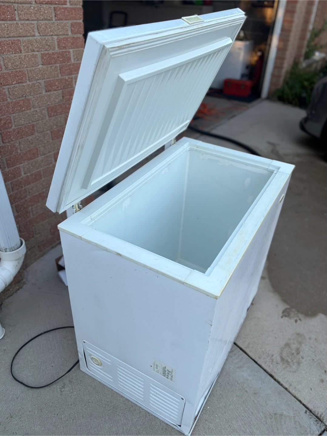 White-Westinghouse Chest Freezer - photo 5