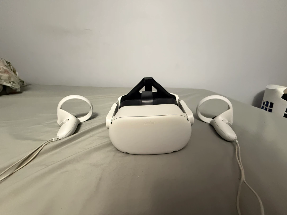 Oculus Quest 2 VR Headset