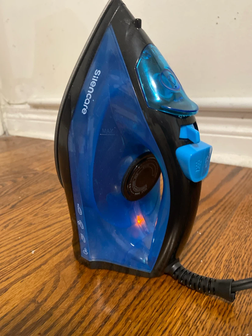 Silencare Steam Iron CY-828-12 - photo 5