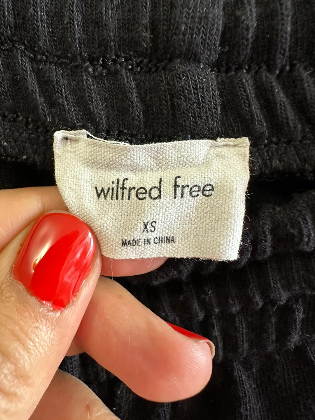 Wilfred Free black shorts - photo 3