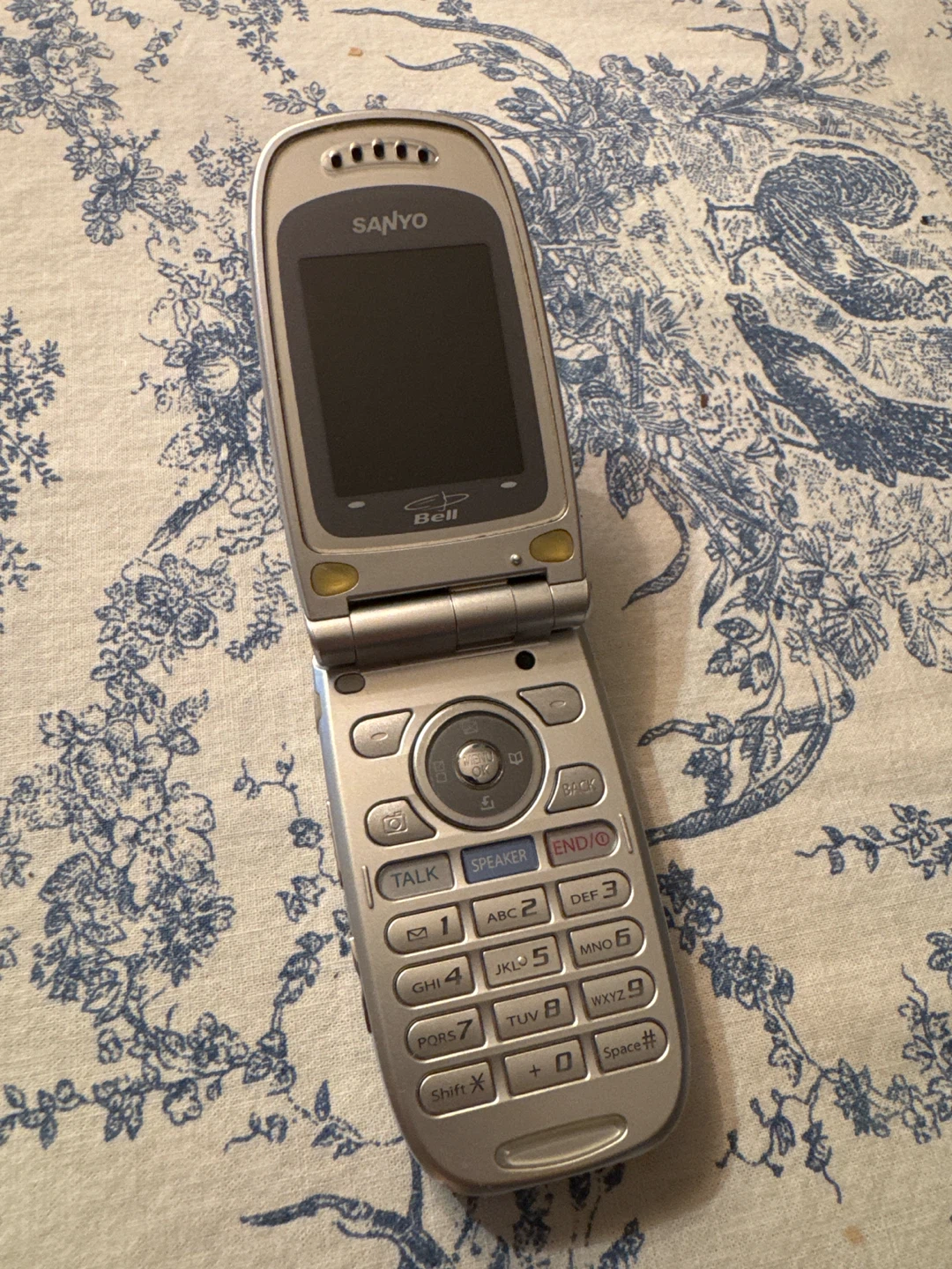 Sanyo Flip Phone for Bell - photo 2
