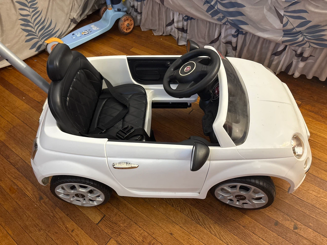 Fiat 500 Kids Ride-On Car - photo 3