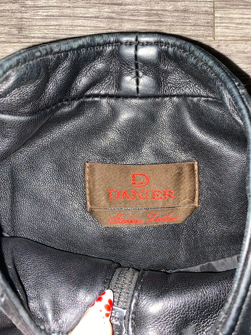 Danier Italian Leather Black Jacket - photo 2