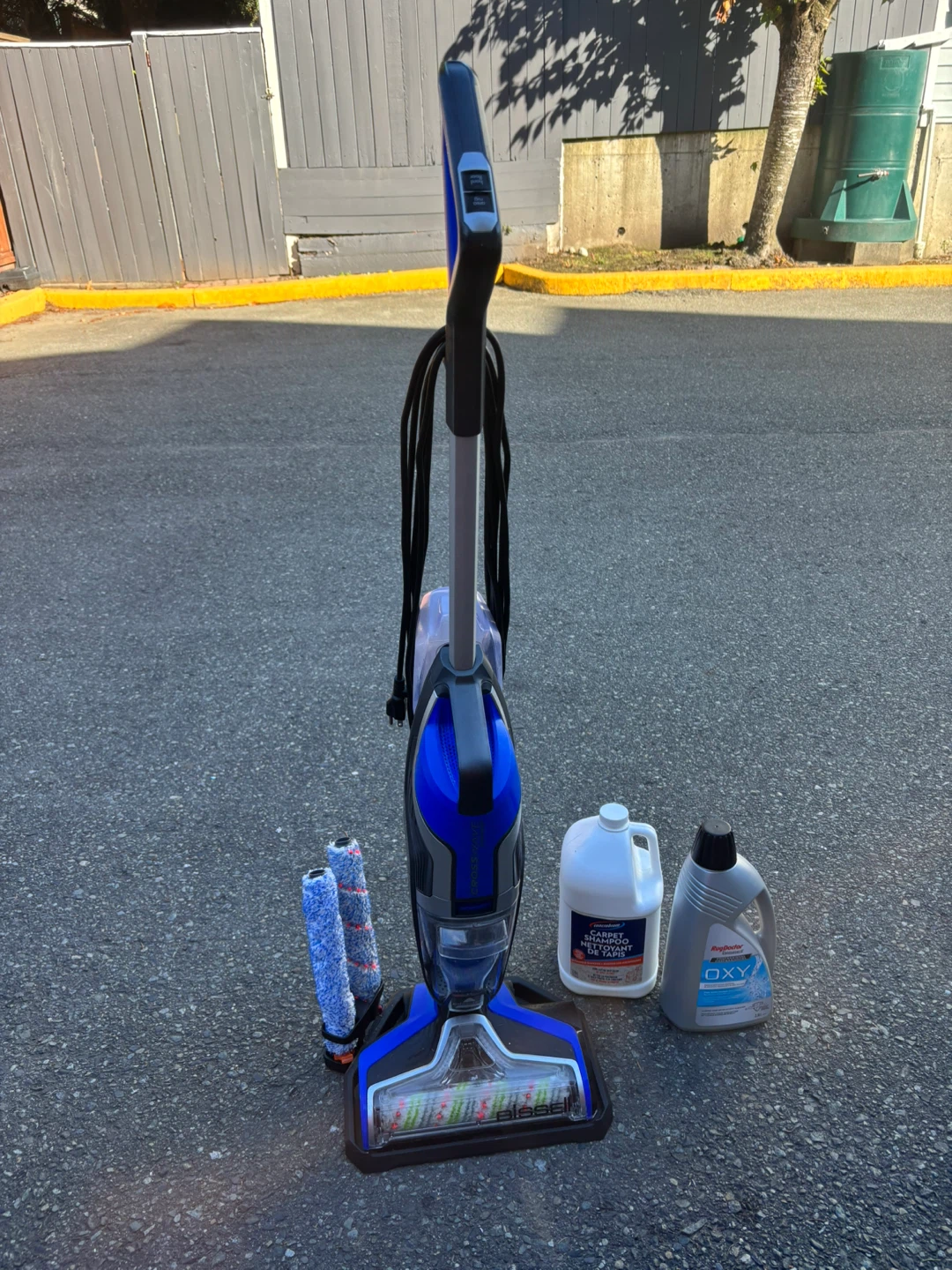 Washable vacuum cleaner, bottle have half